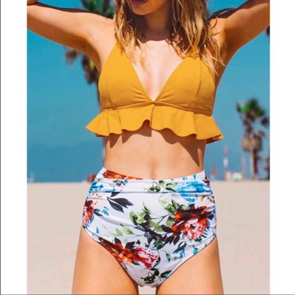 Cupshe 2Pc Mustard Ruffle Top Bikini Set Sz Med